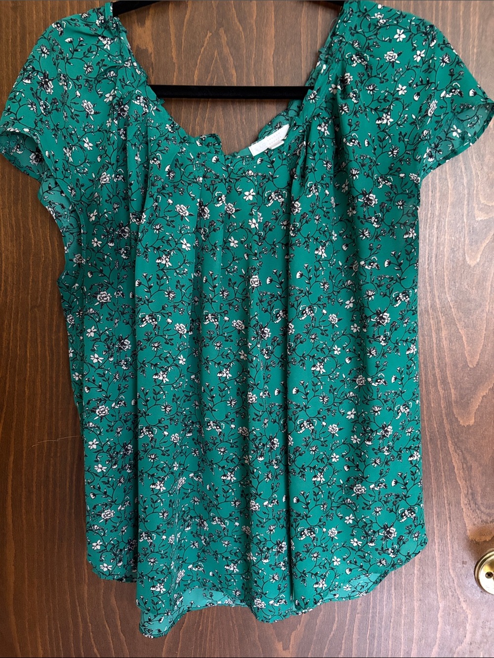 LC Lauren Conrad Green Floral Short Sleeve Blouse